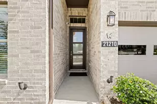 11238 White Crownbeard Dr, Cypress, TX 77433 - Photo 2