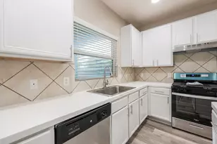 8115 Redbud Point Ln, Houston, TX 77049 - Photo 6
