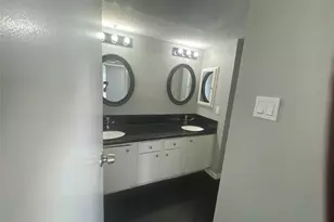 10053 Westpark Dr, Houston, TX 77042 - Photo 12