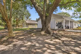 1933 N San Jacinto St, Liberty, TX 77575 - Photo 6