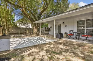 1933 N San Jacinto St, Liberty, TX 77575 - Photo 4