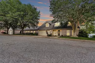 1502 Wimbledon Dr, Huntsville, TX 77340 - Photo 4