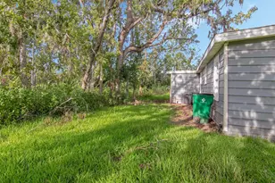 152 Walnut Dr, Richwood, TX 77531 - Photo 18
