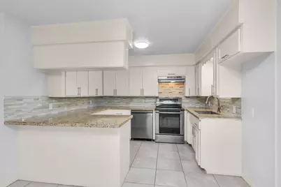 2213 N Thompson Street, Conroe, TX 77303 - Photo 6