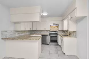 2213 N Thompson St, Conroe, TX 77303 - Photo 6