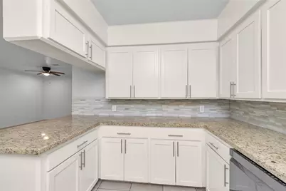 2213 N Thompson Street, Conroe, TX 77303 - Photo 4