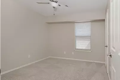 11 Scenic Brook Court, The Woodlands, TX 77382 - Photo 12
