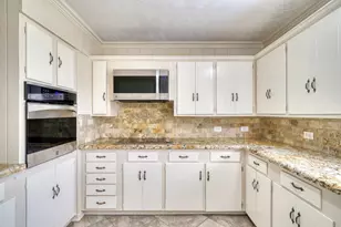 102 W Marietta St, Madisonville, TX 77864 - Photo 12