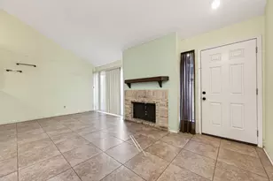 7082 Greenway Chase St, Houston, TX 77072 - Photo 10