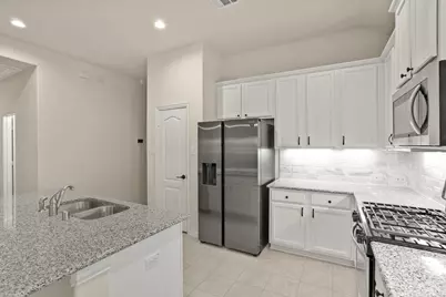 10921 Cathedral Peak Drive, Rosharon, TX 77583 - Photo 8