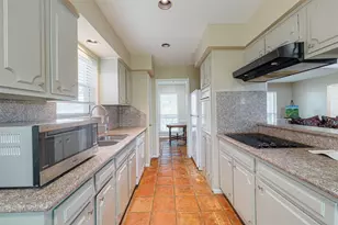 9418 Beverly Hill St, Houston, TX 77063 - Photo 12