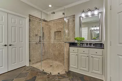 170 N Hazelcrest Circle, The Woodlands, TX 77382 - Photo 22