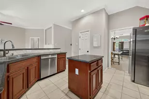 3131 Valley Ct, Manvel, TX 77578 - Photo 12