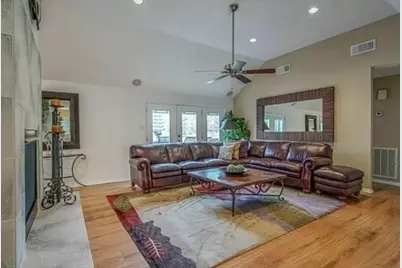 8 Buttonbush Court, The Woodlands, TX 77380 - Photo 18