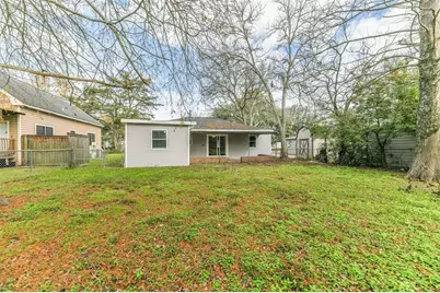 1309 W Lang Street, Alvin, TX 77511 - Photo 14