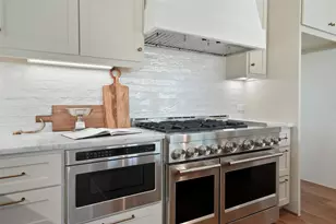 1023 E 23rd St, Houston, TX 77009 - Photo 12