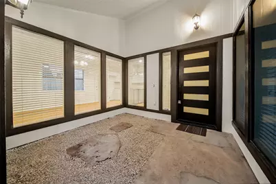813 E Green Belt Drive, Sugar Land, TX 77498 - Photo 2