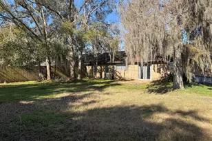 205 Montclaire Dr, West Columbia, TX 77486 - Photo 34