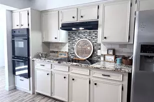 205 Montclaire Dr, West Columbia, TX 77486 - Photo 22