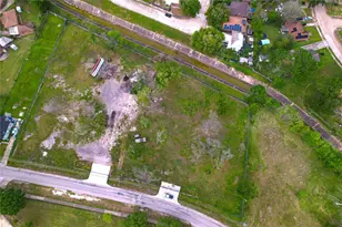 407 Victoria St, Houston, TX 77022 - Photo 2