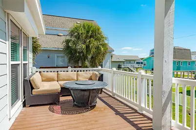 13827 Pirates Beach Boulevard, Galveston, TX 77554 - Photo 14