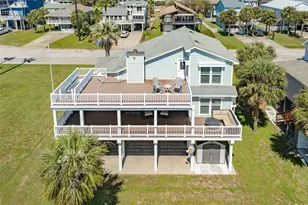 13827 Pirates Beach Blvd, Galveston, TX 77554 - Photo 1