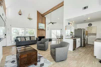 13827 Pirates Beach Boulevard, Galveston, TX 77554 - Photo 16