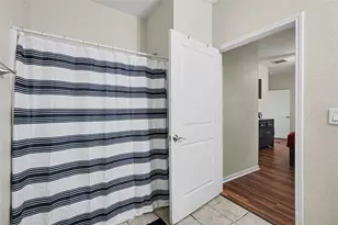 106 N Bayou Dr, Hitchcock, TX 77563 - Photo 10