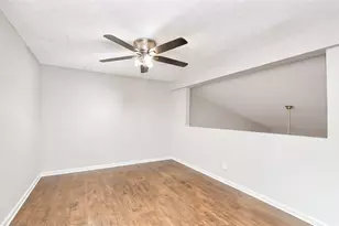 9447 Pagewood Ln, Houston, TX 77063 - Photo 18