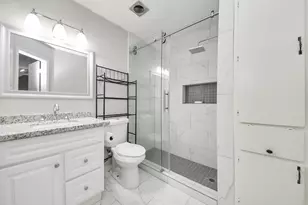 9447 Pagewood Ln, Houston, TX 77063 - Photo 14