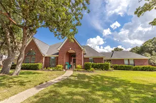227 Briarwood Dr, Bellville, TX 77418 - Photo 1