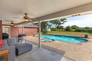 227 Briarwood Dr, Bellville, TX 77418 - Photo 20
