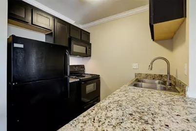 2006 W 43rd Street #22, Houston, TX 77018 - Photo 2