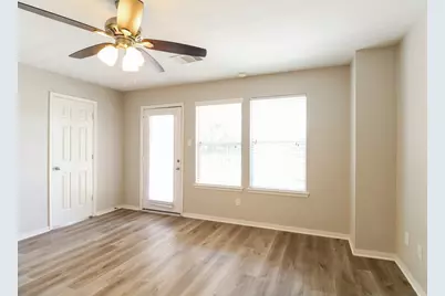 11823 Princess Garden Way, Houston, TX 77047 - Photo 10