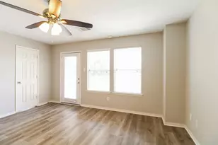 11823 Princess Garden Way, Houston, TX 77047 - Photo 10