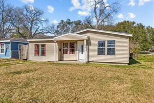 1002 Orange St, La Marque, TX 77568 - Photo 2