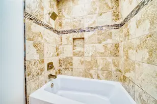 11107 Kitty Brook Dr, Houston, TX 77071 - Photo 36
