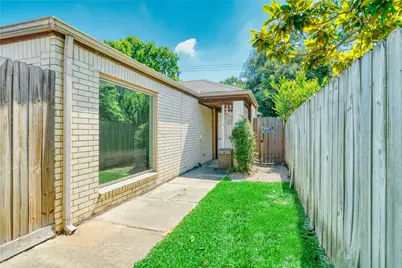 11107 Kitty Brook Drive, Houston, TX 77071 - Photo 4