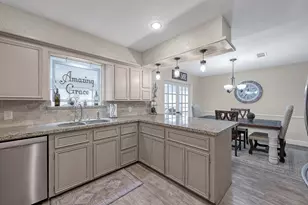 8 Cambridge Circle, Conroe, TX 77304 - Photo 16