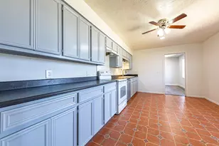 985 Co Rd 301, Shiner, TX 77984 - Photo 8