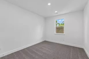 6061 De Soto St, Houston, TX 77091 - Photo 6