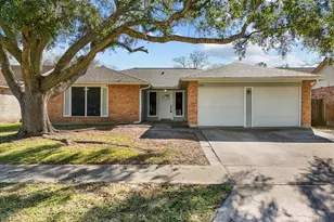 2319 Leading Edge Dr, Friendswood, TX 77546 - Photo 1