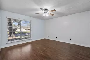 2319 Leading Edge Dr, Friendswood, TX 77546 - Photo 8
