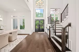 2215 MacArthur St, Houston, TX 77030 - Photo 2