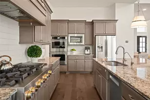 2215 MacArthur St, Houston, TX 77030 - Photo 6