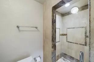 2607 Lawrence St, Houston, TX 77008 - Photo 6