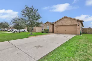 2630 Tracy Ln, Highlands, TX 77562 - Photo 2