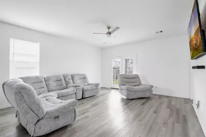 2630 Tracy Lane, Highlands, TX 77562 - Photo 18