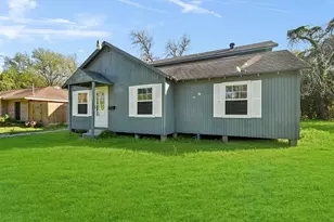 1029 Sycamore St, La Marque, TX 77568 - Photo 2