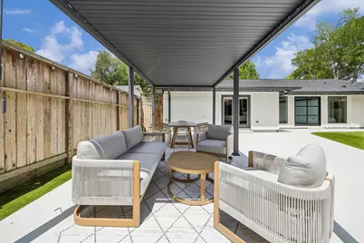 115 Blue Willow Drive, Houston, TX 77042 - Photo 30